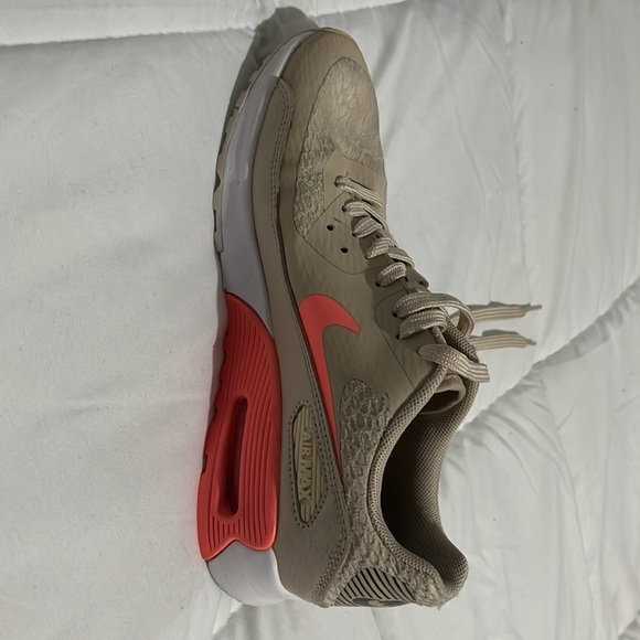 Size 7 lady’s Nike max - Picture 3 of 4